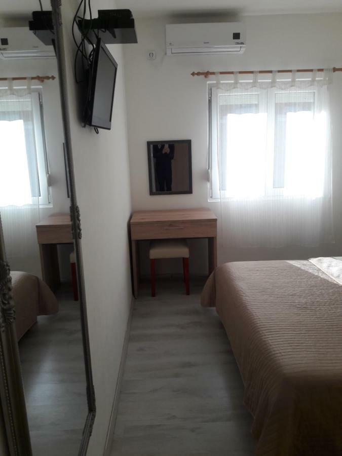 Guesthouse Andria Zadar Extérieur photo